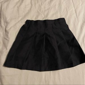 Izod navy blue pleated skirt